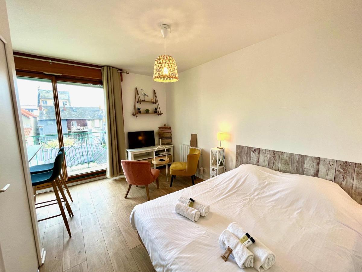 Salm, Coquet Studio Avec Balcon Ouistreham Ngoại thất bức ảnh