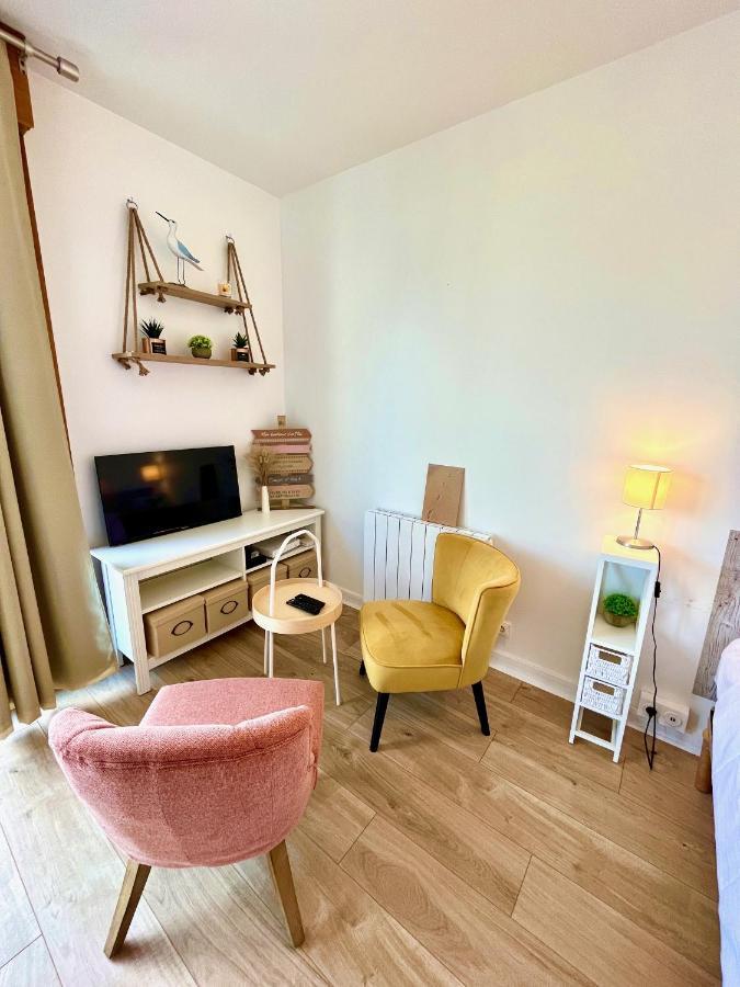 Salm, Coquet Studio Avec Balcon Ouistreham Ngoại thất bức ảnh